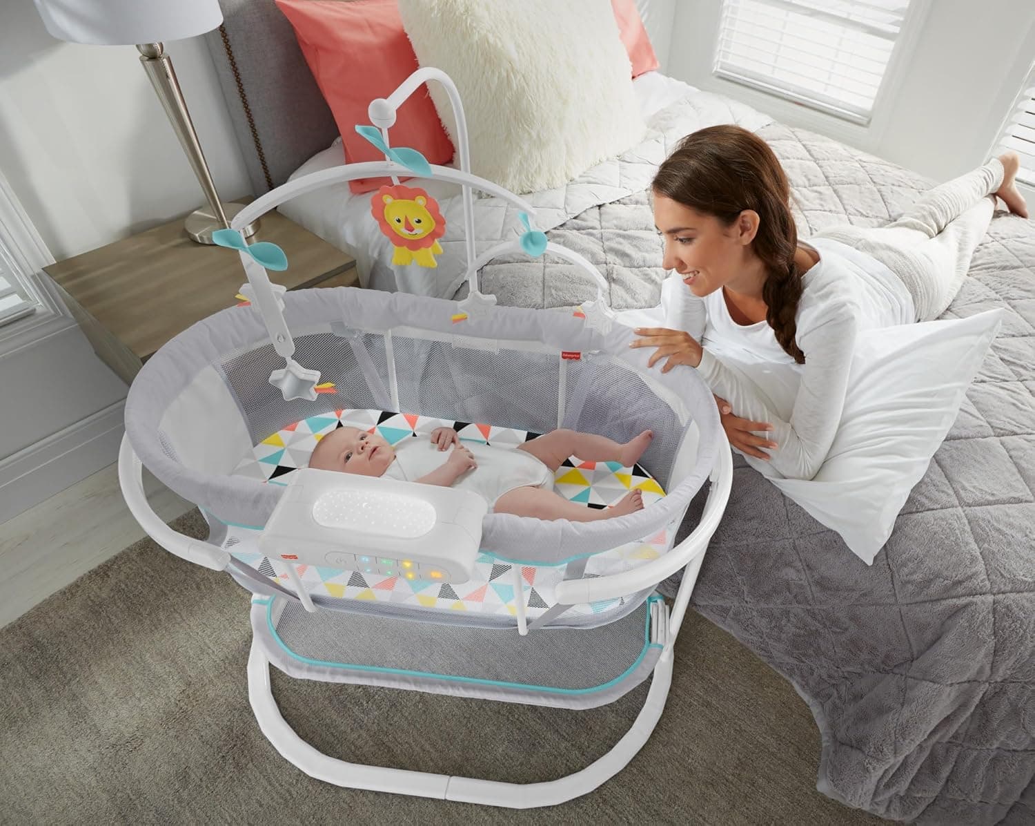 Fisher-Price Soothing Motions Bassinet image 2